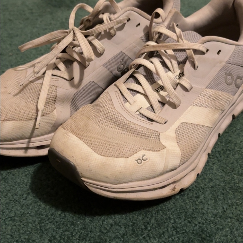 On Running white and gray shoes